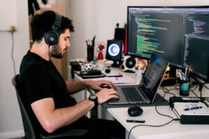 Comment créer un logiciel : le guide complet pour débutants